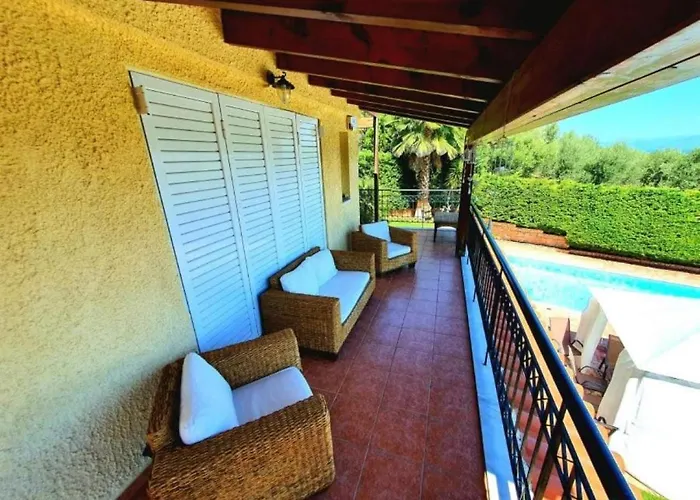 Platanos Estate * Akráta